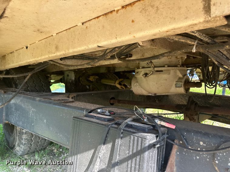 image for item DP8426 Kuhn Knight VTC 1100 feed mixer