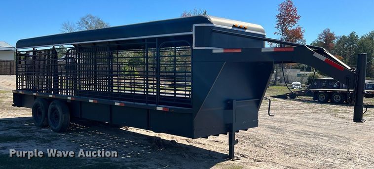 image for item DQ2324 1998 Gooseneck  B8B1 livestock trailer