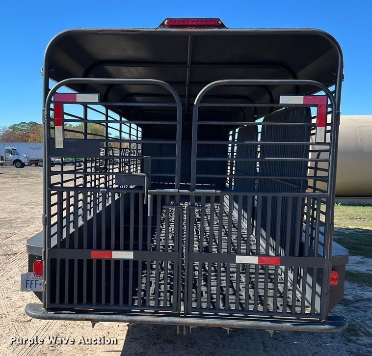 image for item DQ2324 1998 Gooseneck  B8B1 livestock trailer