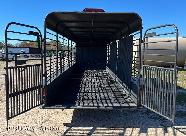 image for item DQ2324 1998 Gooseneck  B8B1 livestock trailer