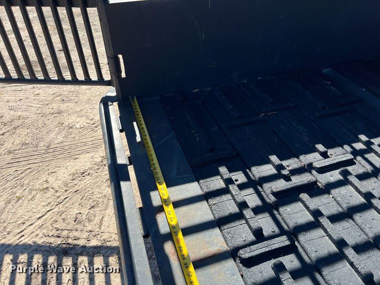 image for item DQ2324 1998 Gooseneck  B8B1 livestock trailer