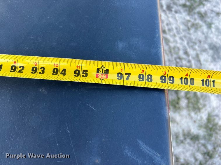 image for item DQ2324 1998 Gooseneck  B8B1 livestock trailer