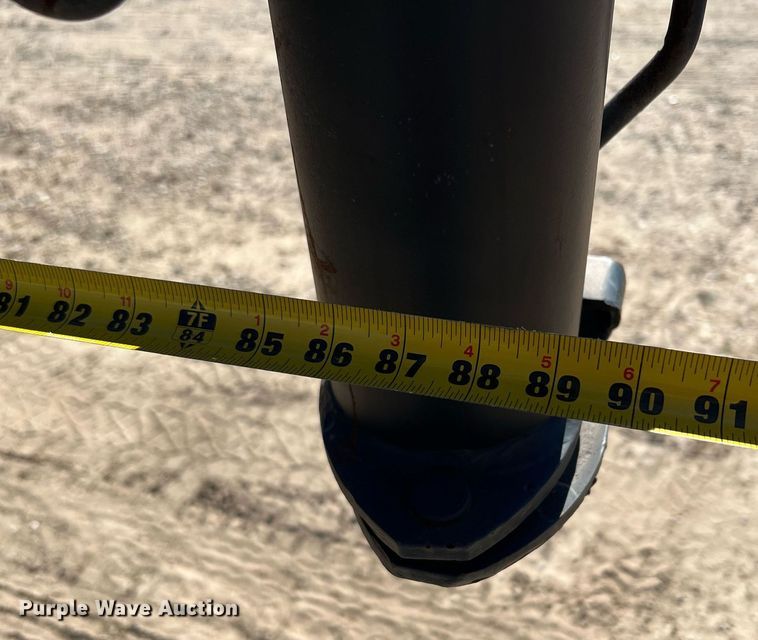 image for item DQ2324 1998 Gooseneck  B8B1 livestock trailer