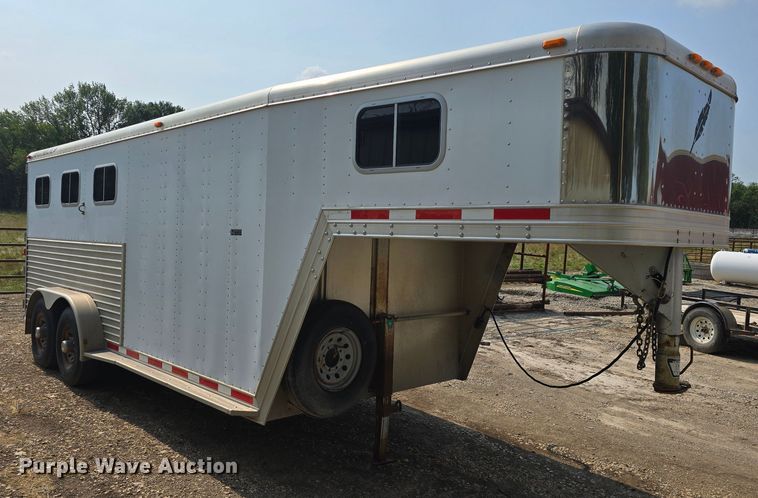 image for item DQ4441 2000 Featherlite 8541 livestock trailer