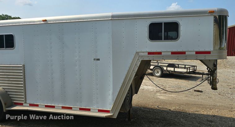 image for item DQ4441 2000 Featherlite 8541 livestock trailer