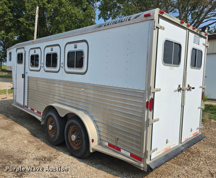 image for item DQ4441 2000 Featherlite 8541 livestock trailer