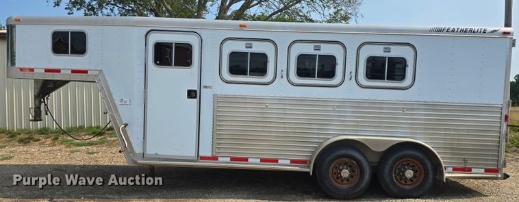 image for item DQ4441 2000 Featherlite 8541 livestock trailer