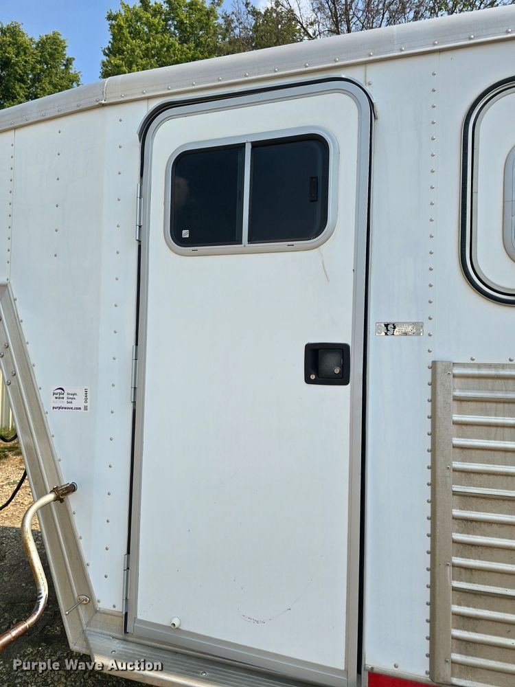 image for item DQ4441 2000 Featherlite 8541 livestock trailer