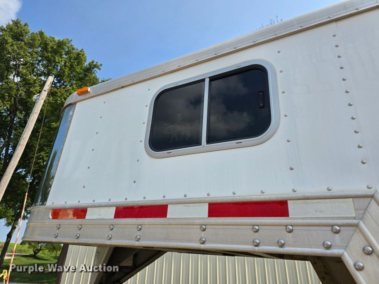 image for item DQ4441 2000 Featherlite 8541 livestock trailer
