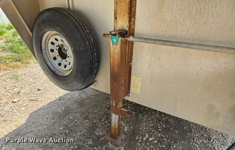 image for item DQ4441 2000 Featherlite 8541 livestock trailer