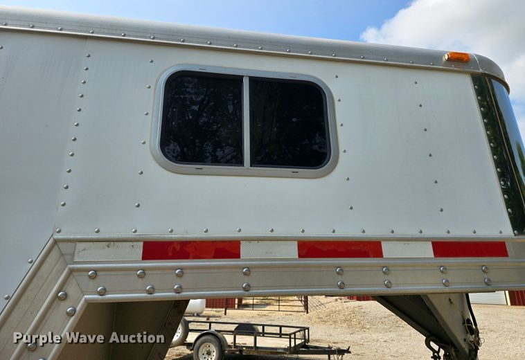 image for item DQ4441 2000 Featherlite 8541 livestock trailer