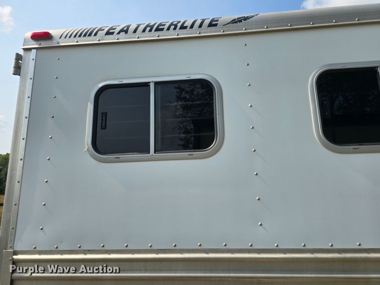 image for item DQ4441 2000 Featherlite 8541 livestock trailer