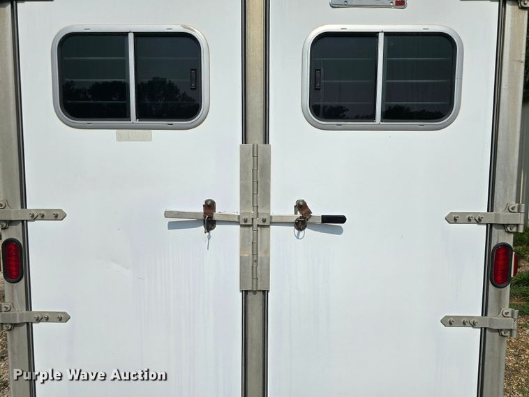 image for item DQ4441 2000 Featherlite 8541 livestock trailer