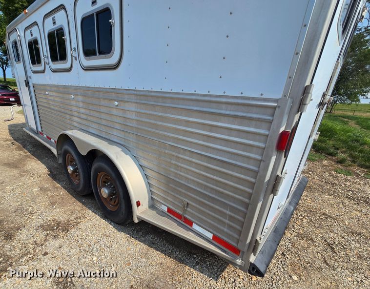 image for item DQ4441 2000 Featherlite 8541 livestock trailer