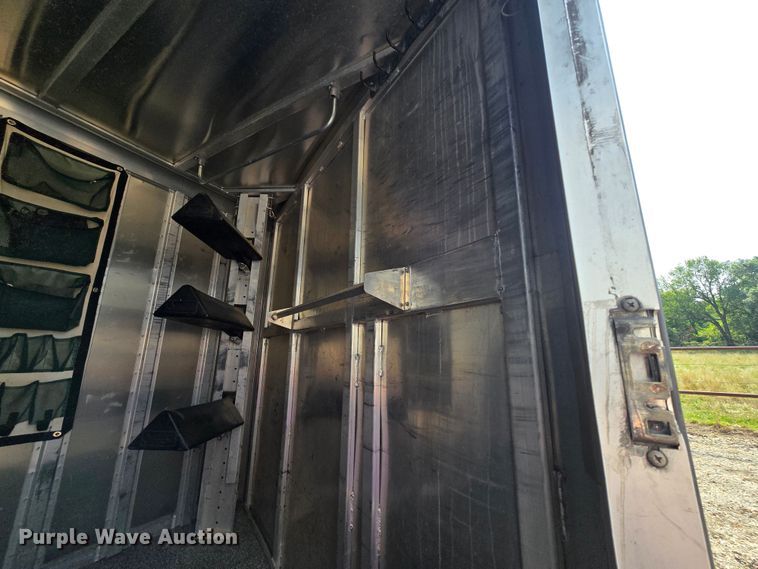 image for item DQ4441 2000 Featherlite 8541 livestock trailer