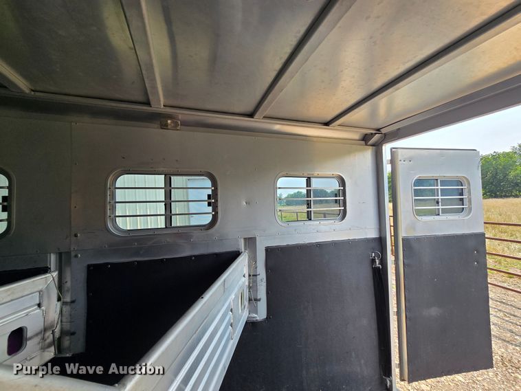 image for item DQ4441 2000 Featherlite 8541 livestock trailer