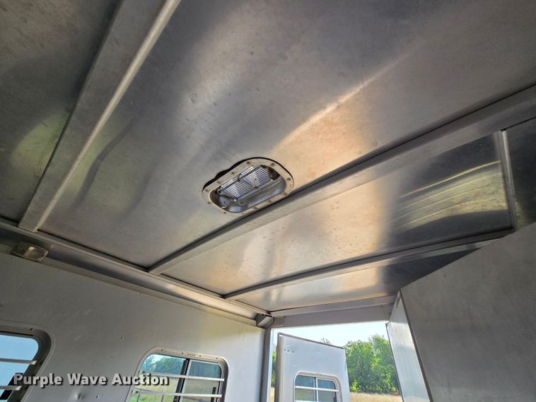 image for item DQ4441 2000 Featherlite 8541 livestock trailer