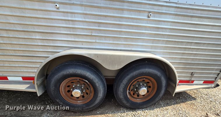 image for item DQ4441 2000 Featherlite 8541 livestock trailer
