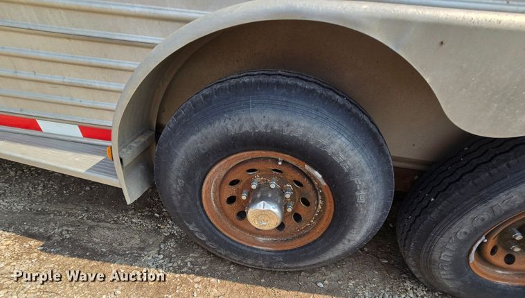 image for item DQ4441 2000 Featherlite 8541 livestock trailer