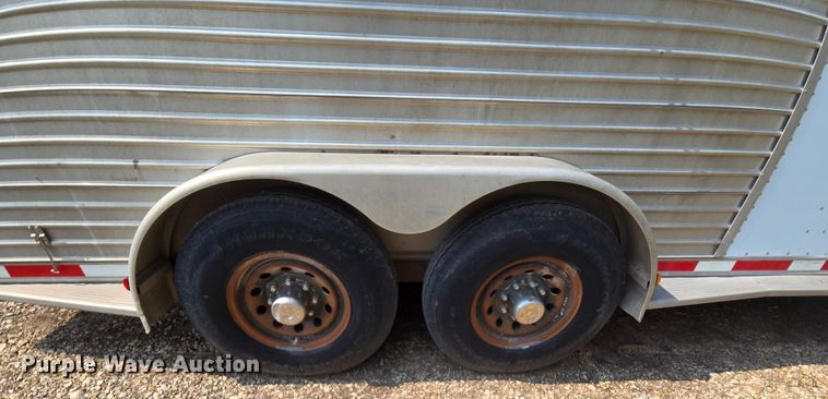 image for item DQ4441 2000 Featherlite 8541 livestock trailer