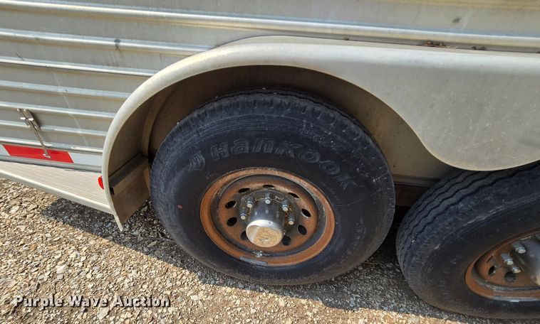 image for item DQ4441 2000 Featherlite 8541 livestock trailer