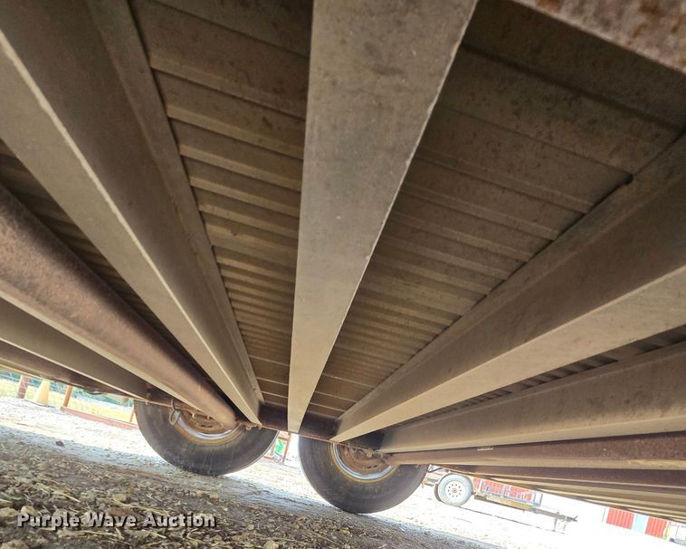 image for item DQ4441 2000 Featherlite 8541 livestock trailer