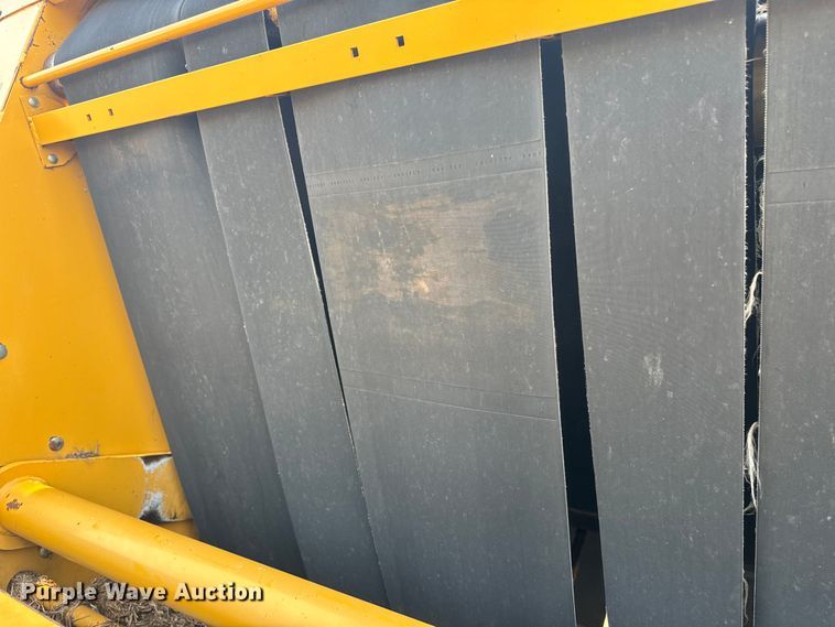 image for item DQ6879 2001 Vermeer 605XL round baler