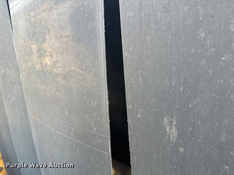 image for item DQ6879 2001 Vermeer 605XL round baler