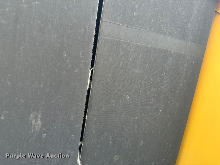 image for item DQ6879 2001 Vermeer 605XL round baler