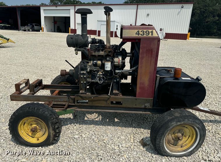 image for item DQ6896 Case IH 4391 irrigation power unit