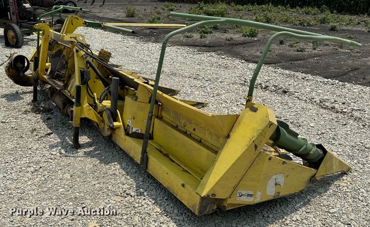image for item DQ6899 John Deere rotary forage head