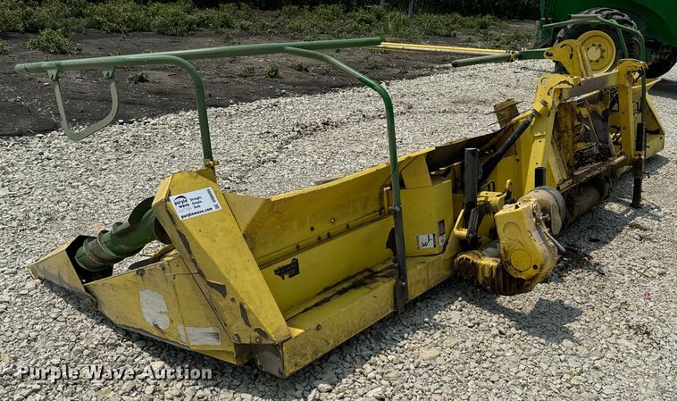 image for item DQ6899 John Deere rotary forage head