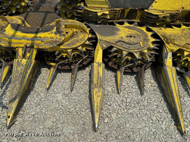 image for item DQ6899 John Deere rotary forage head