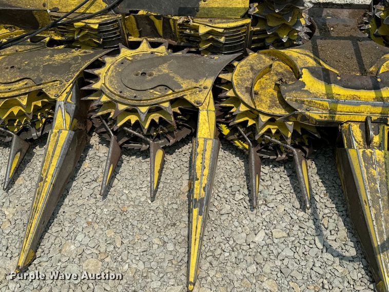 image for item DQ6899 John Deere rotary forage head