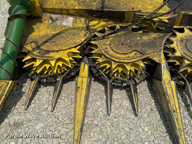 image for item DQ6899 John Deere rotary forage head