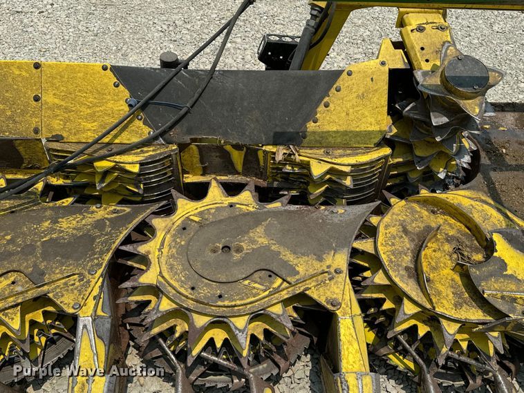 image for item DQ6899 John Deere rotary forage head