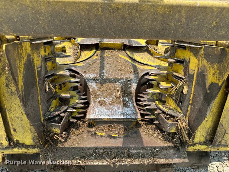 image for item DQ6899 John Deere rotary forage head