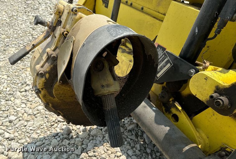 image for item DQ6899 John Deere rotary forage head
