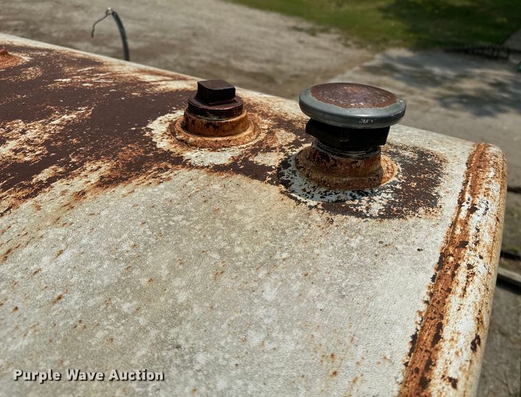 image for item DQ6901 Fuel tank 