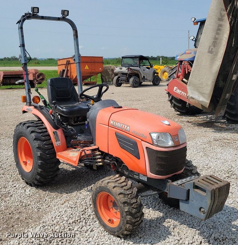 image for item DR4323 Kubota B2320 MFWD tractor