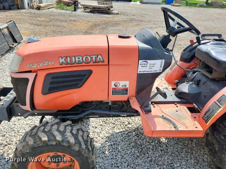 image for item DR4323 Kubota B2320 MFWD tractor