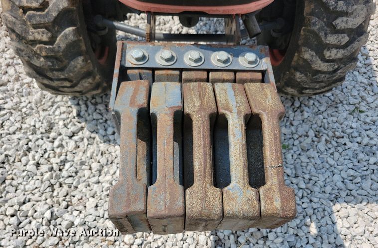 image for item DR4323 Kubota B2320 MFWD tractor