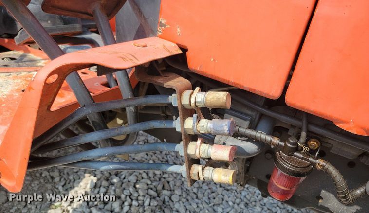 image for item DR4323 Kubota B2320 MFWD tractor