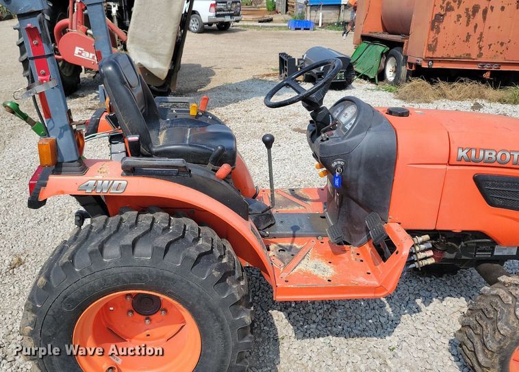 image for item DR4323 Kubota B2320 MFWD tractor
