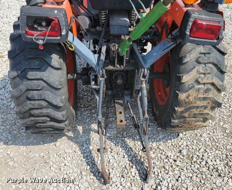 image for item DR4323 Kubota B2320 MFWD tractor