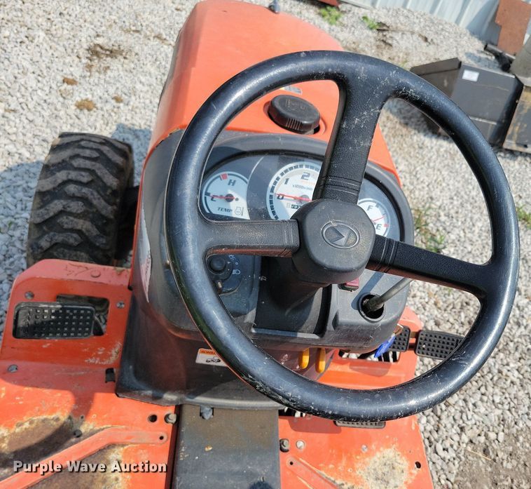 image for item DR4323 Kubota B2320 MFWD tractor