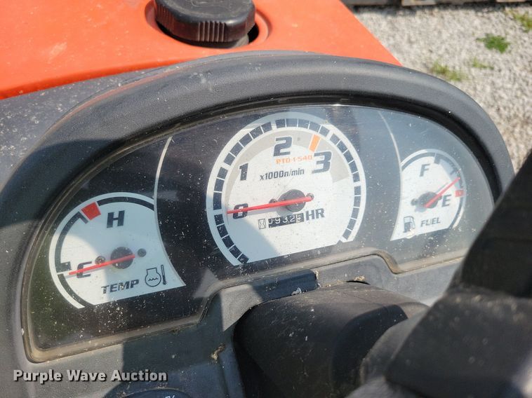 image for item DR4323 Kubota B2320 MFWD tractor