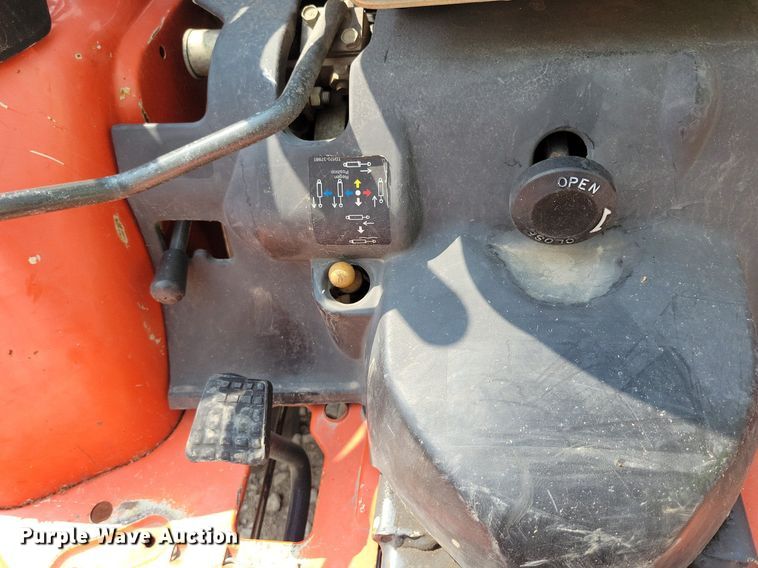 image for item DR4323 Kubota B2320 MFWD tractor