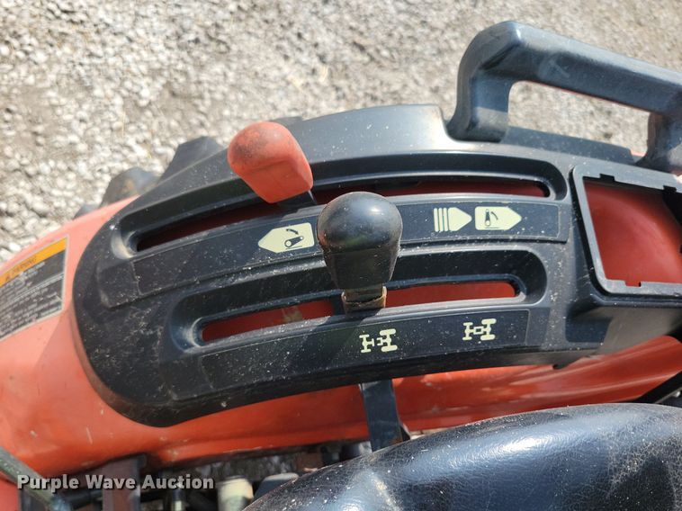 image for item DR4323 Kubota B2320 MFWD tractor