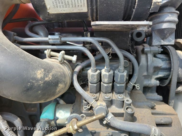 image for item DR4323 Kubota B2320 MFWD tractor